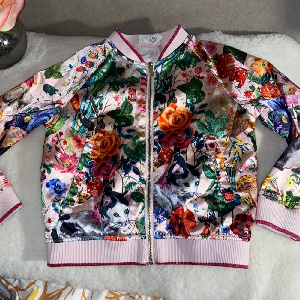 H&M beautiful jacket with very cute design for girl brand H&M size 5-6 y